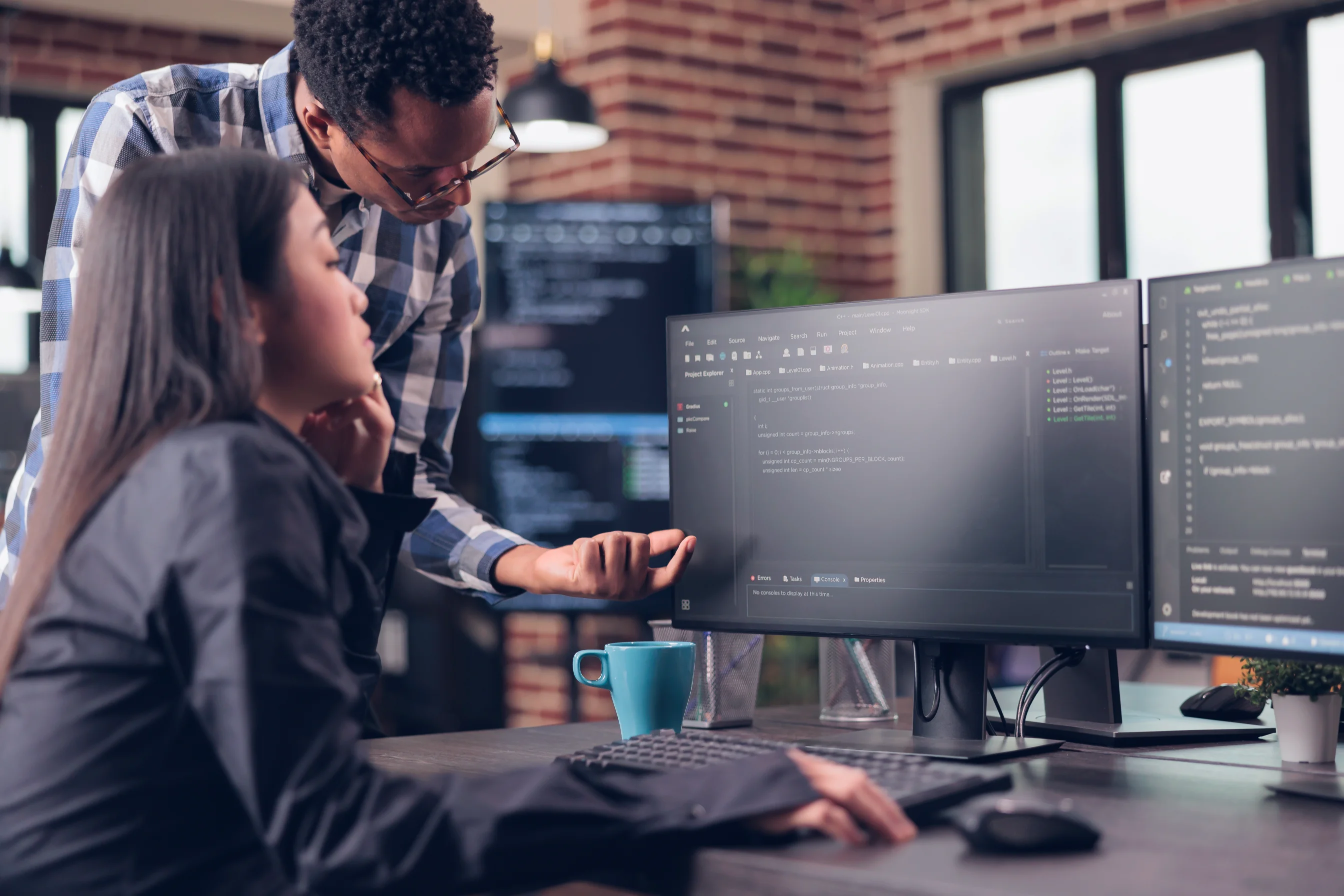 Equipo Minimalart en una reunión técnica